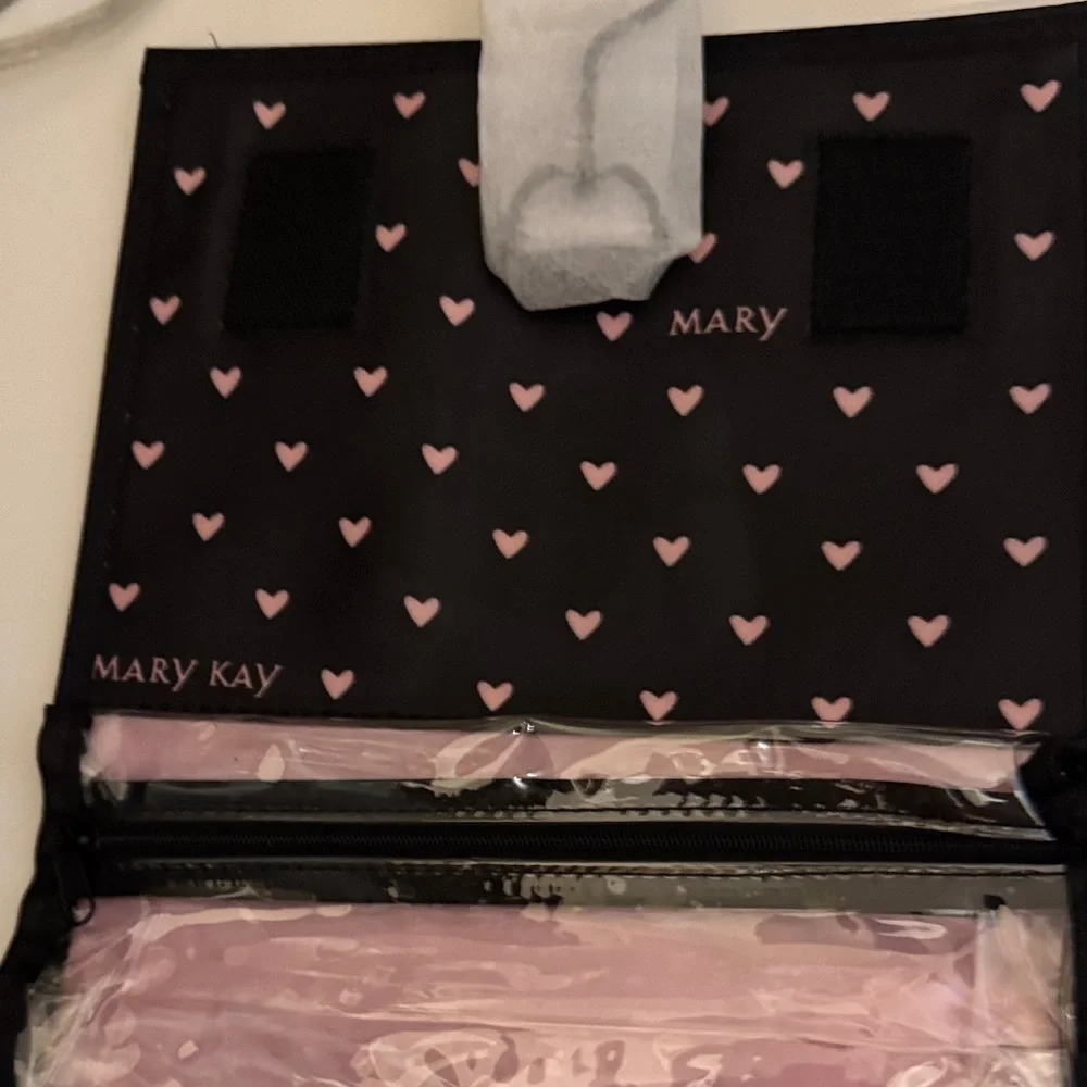 Mary Kay Black Tote with Pink Hearts /Make up bag.‎ New!